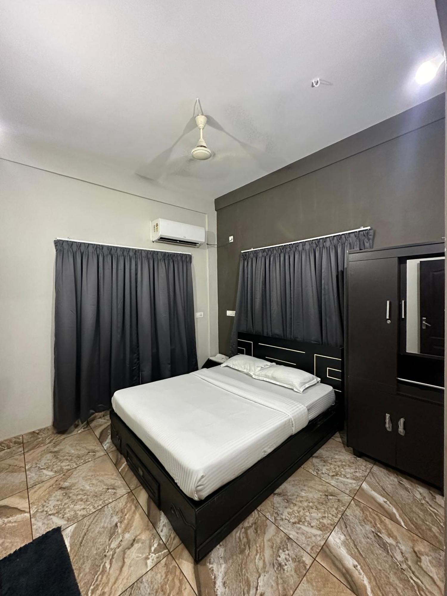 Zahir Residency Hotel Kondotty Екстериор снимка