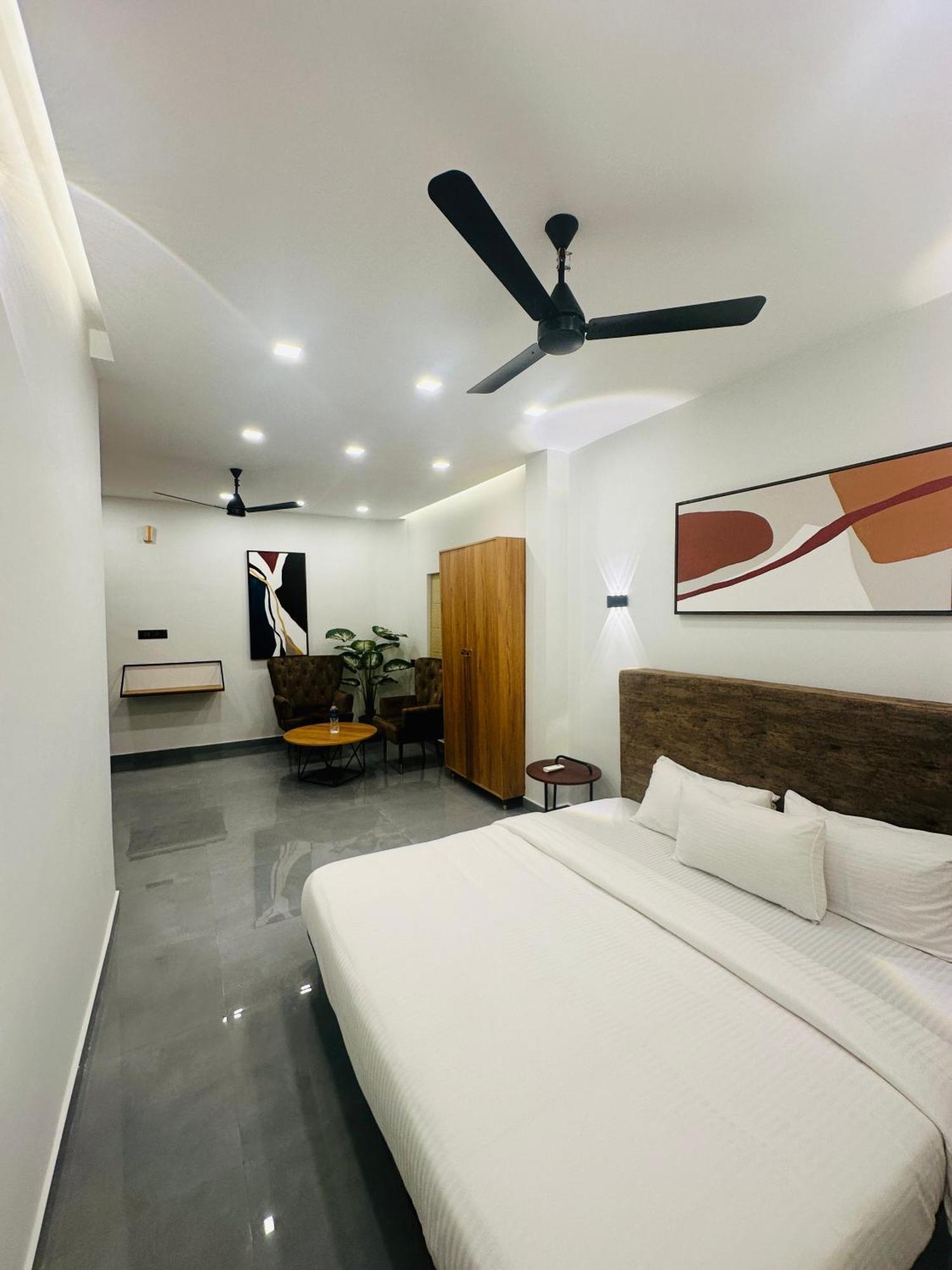 Zahir Residency Hotel Kondotty Екстериор снимка
